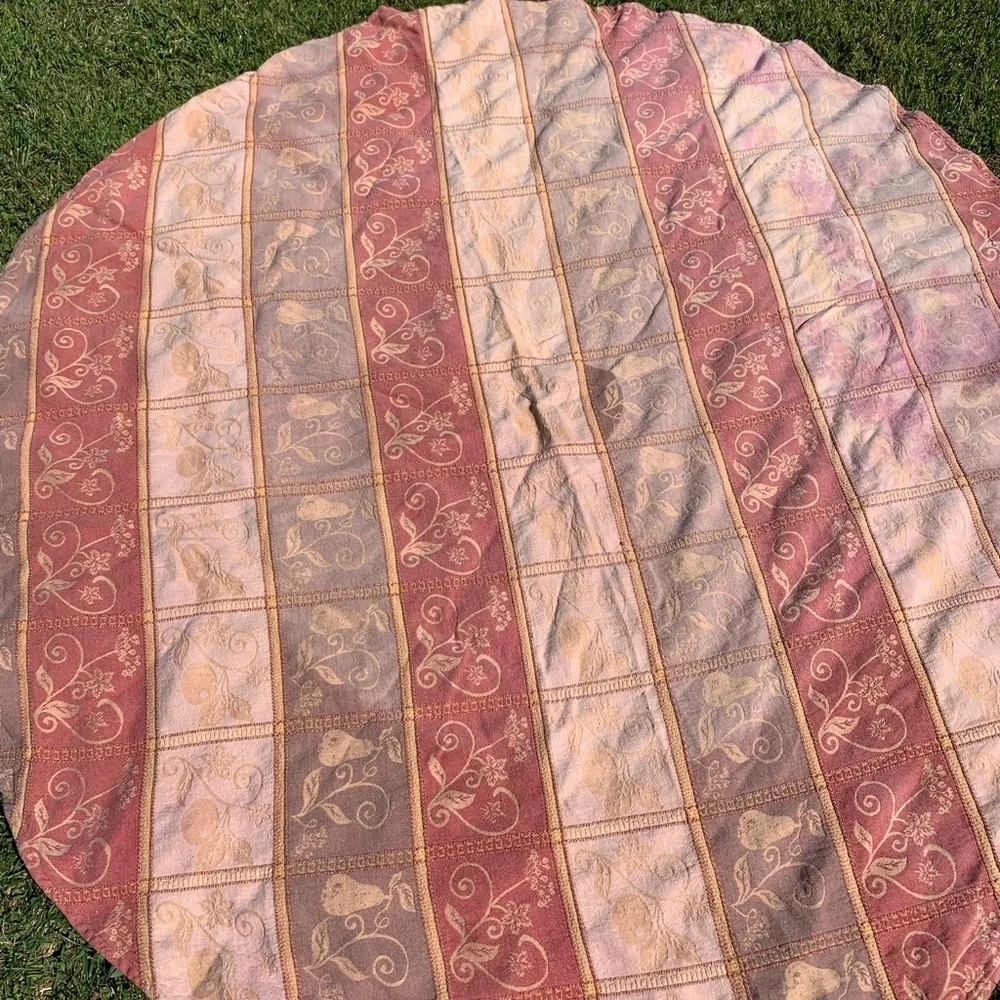 Round Multicolor Patterned Table cloths